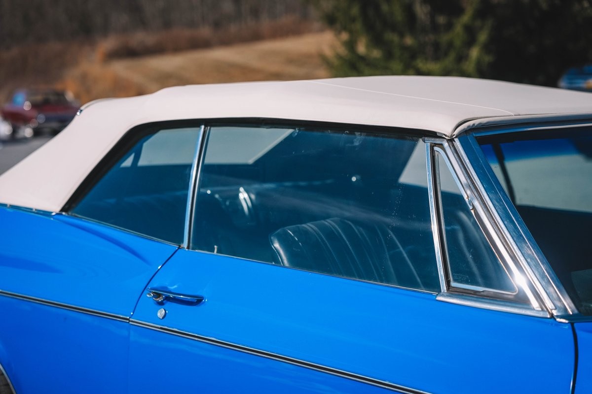 Chevrolet-Impala-1966-Convertible-25