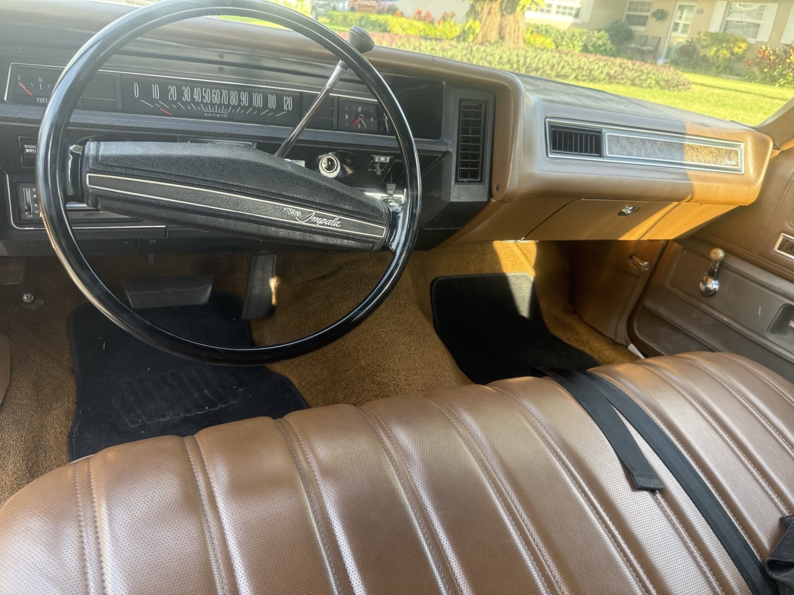 Chevrolet-Impala-1972-17