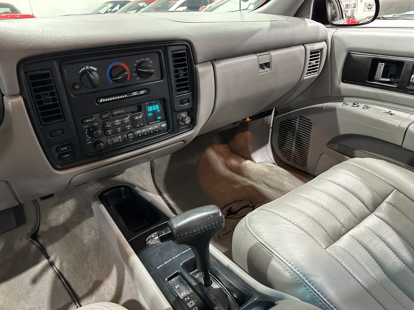 Chevrolet-Impala-1996-Sedan-10