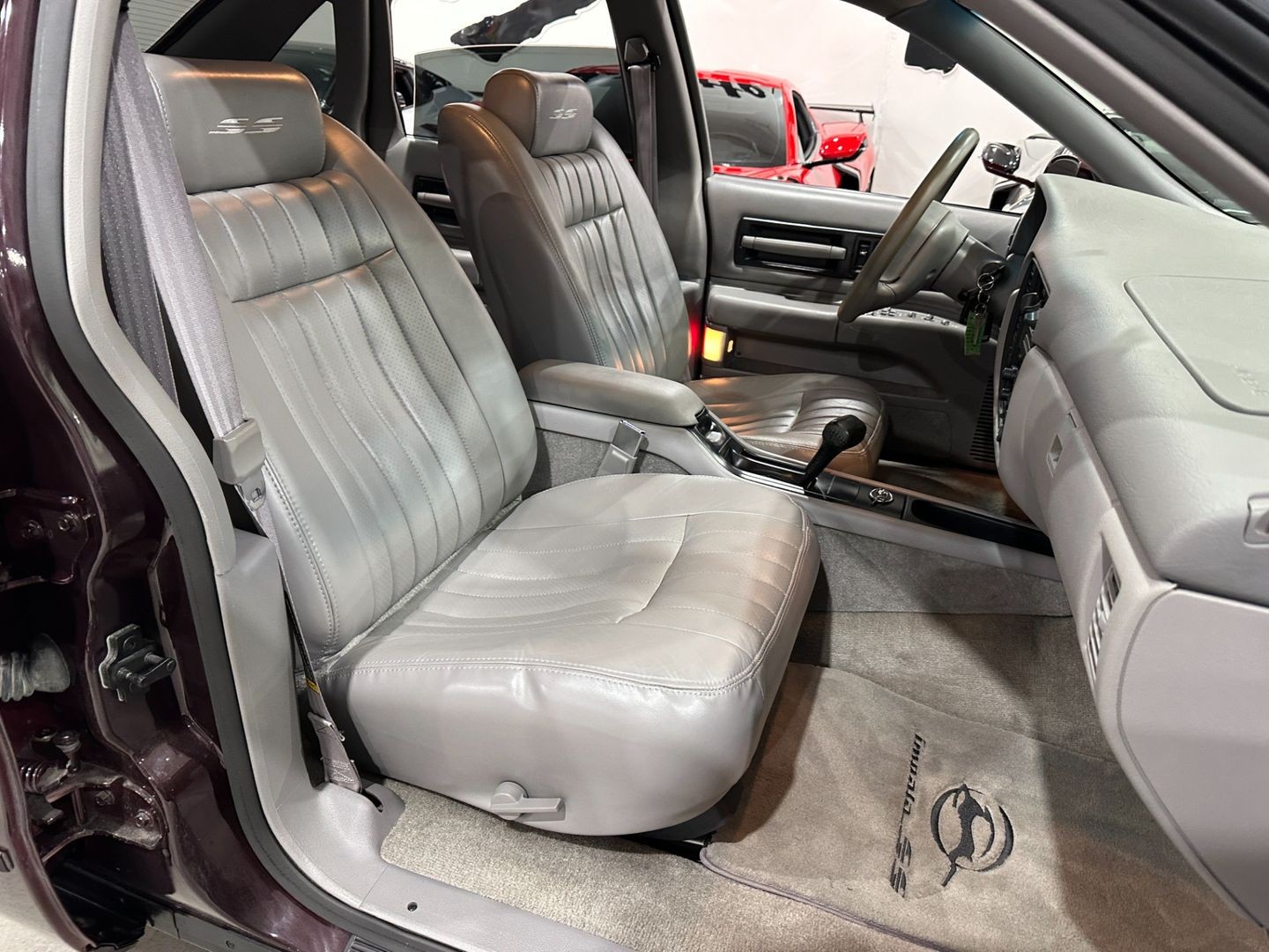 Chevrolet-Impala-1996-Sedan-12