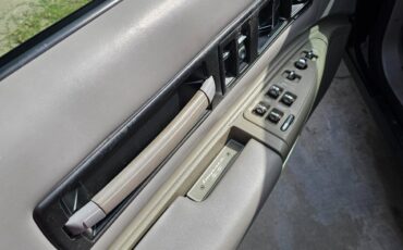 Chevrolet-Impala-1996-Sedan-13
