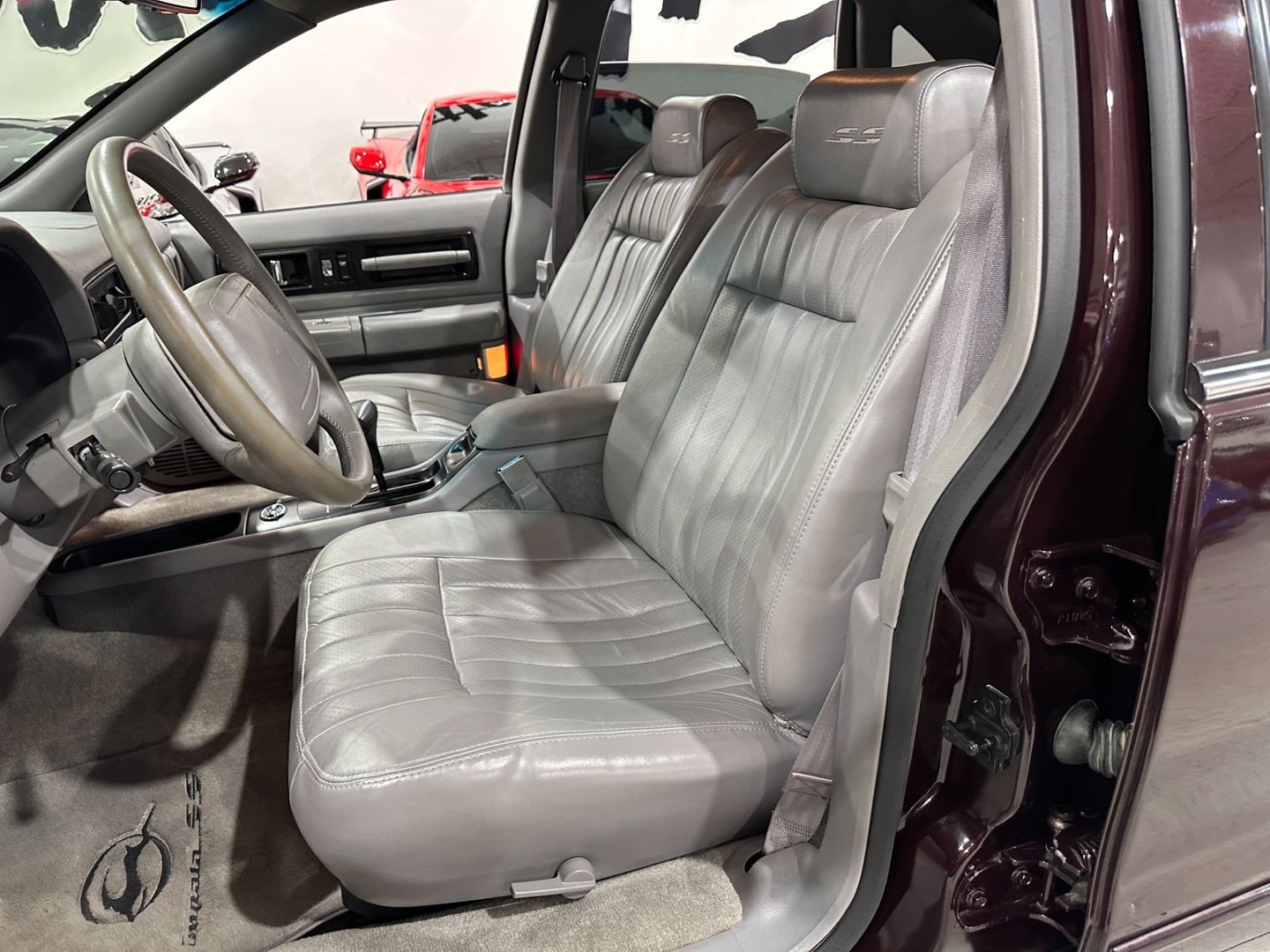 Chevrolet-Impala-1996-Sedan-16