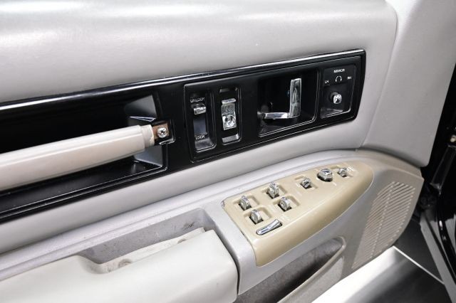 Chevrolet-Impala-1996-Sedan-17