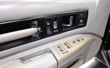 Chevrolet-Impala-1996-Sedan-17