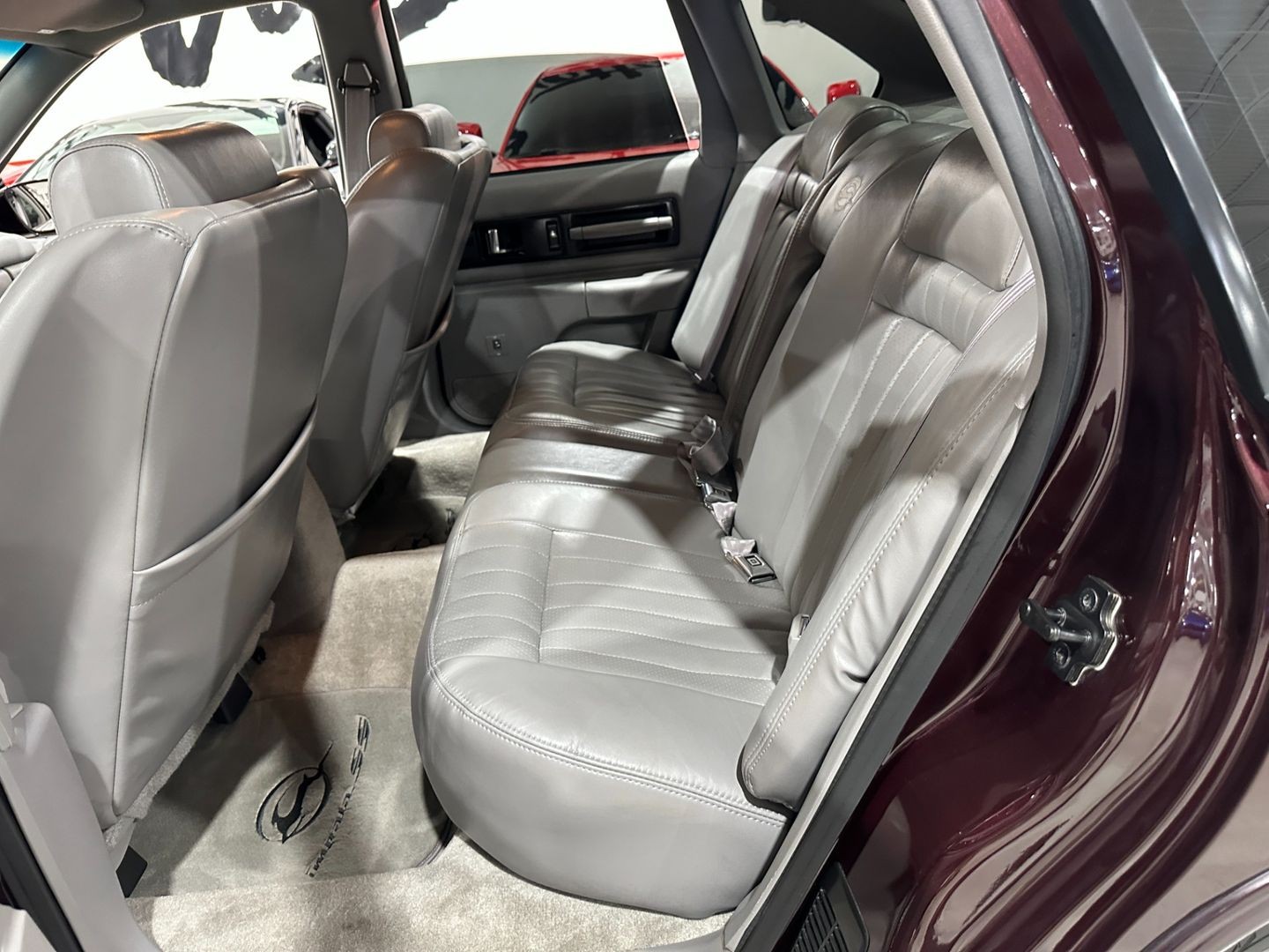 Chevrolet-Impala-1996-Sedan-18