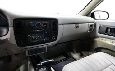 Chevrolet-Impala-1996-Sedan-19