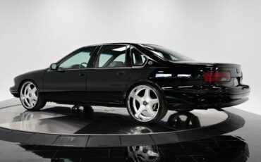 Chevrolet-Impala-1996-Sedan-3