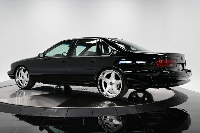 Chevrolet-Impala-1996-Sedan-3