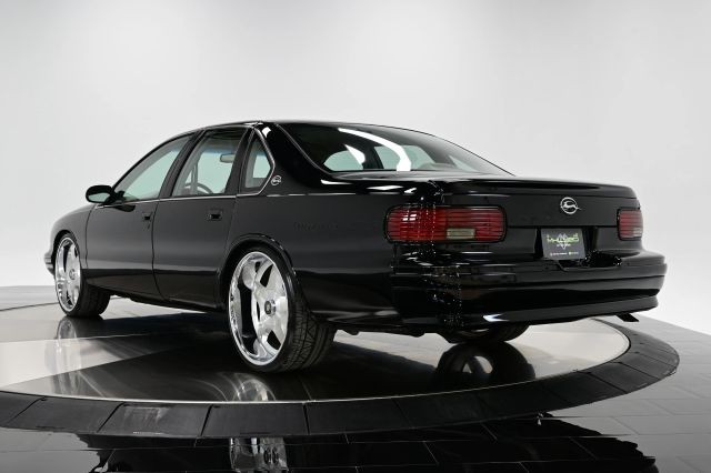 Chevrolet-Impala-1996-Sedan-4