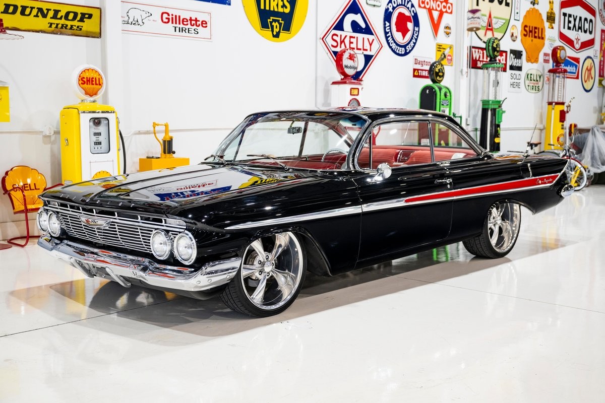 Chevrolet-Impala-Bubble-Top-1961-Coupe-1