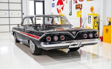 Chevrolet-Impala-Bubble-Top-1961-Coupe-10