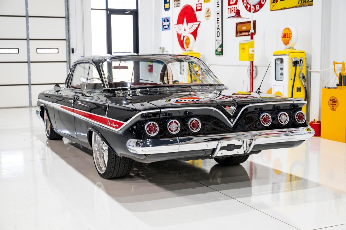 Chevrolet-Impala-Bubble-Top-1961-Coupe-10