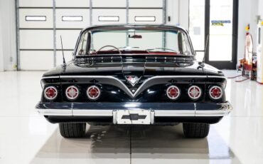 Chevrolet-Impala-Bubble-Top-1961-Coupe-11