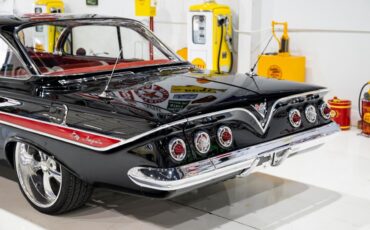Chevrolet-Impala-Bubble-Top-1961-Coupe-17