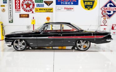 Chevrolet-Impala-Bubble-Top-1961-Coupe-2