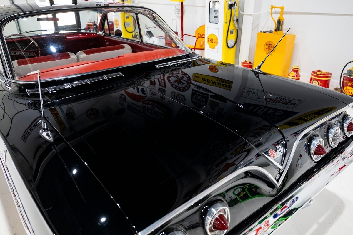Chevrolet-Impala-Bubble-Top-1961-Coupe-31