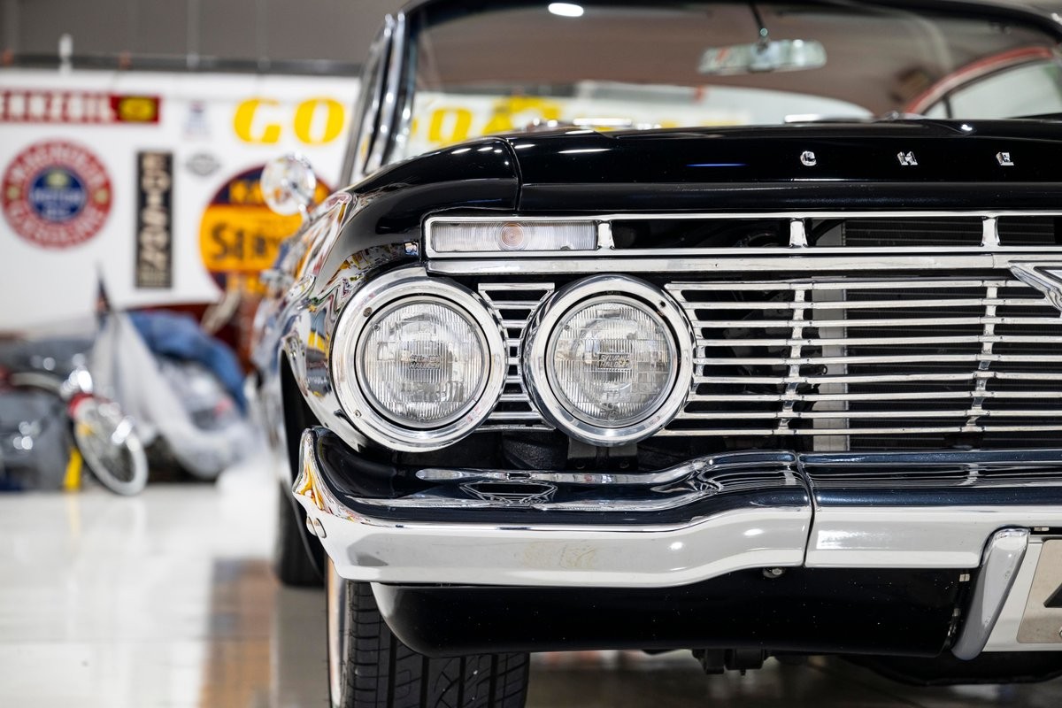 Chevrolet-Impala-Bubble-Top-1961-Coupe-35