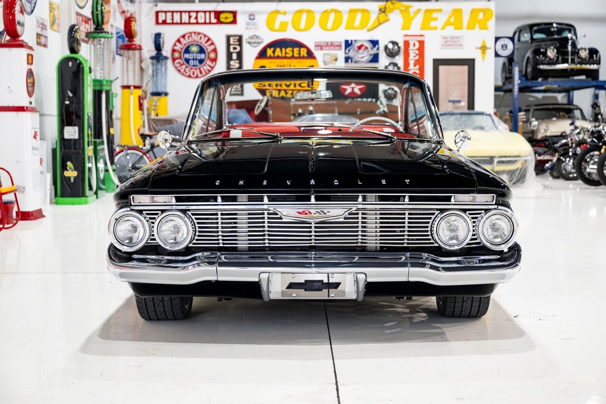 Chevrolet-Impala-Bubble-Top-1961-Coupe-37