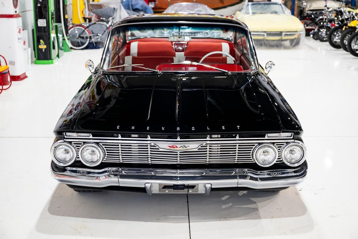 Chevrolet-Impala-Bubble-Top-1961-Coupe-38