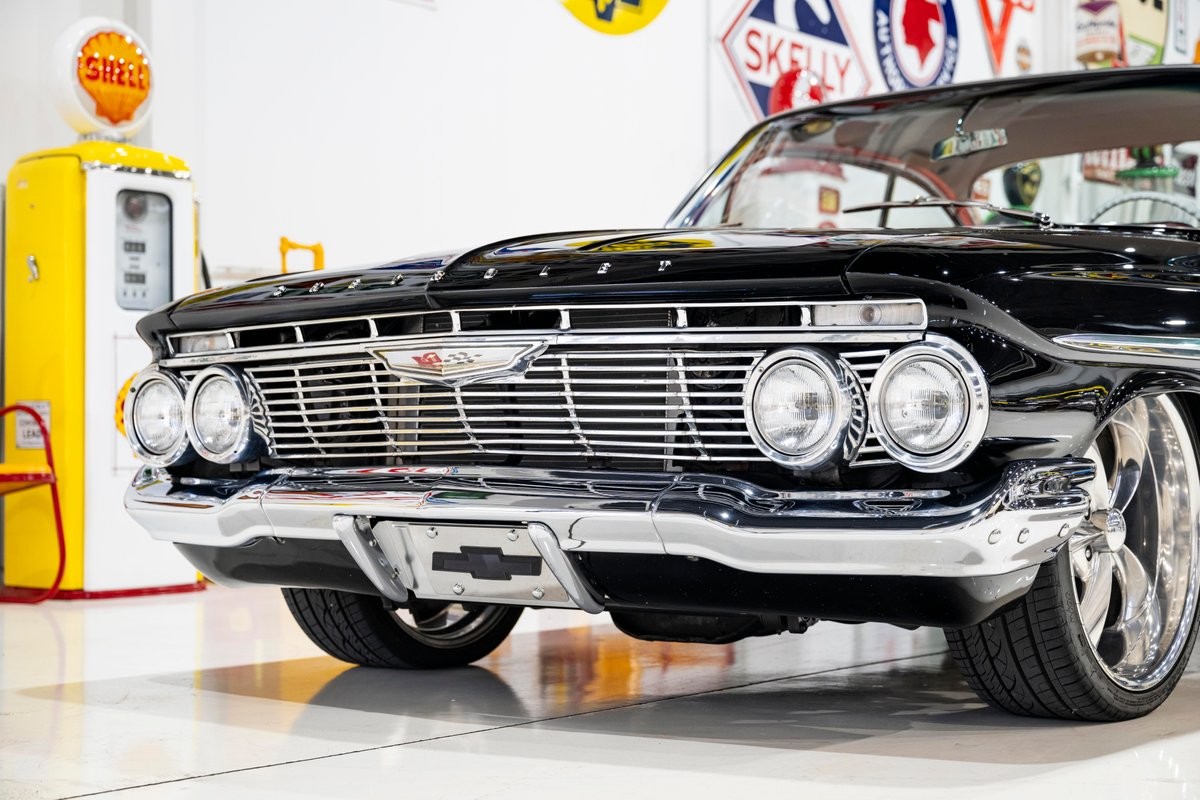Chevrolet-Impala-Bubble-Top-1961-Coupe-39