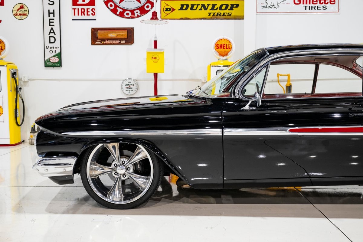 Chevrolet-Impala-Bubble-Top-1961-Coupe-4