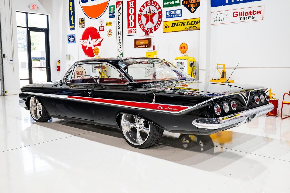 Chevrolet-Impala-Bubble-Top-1961-Coupe-8