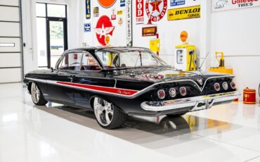 Chevrolet-Impala-Bubble-Top-1961-Coupe-9