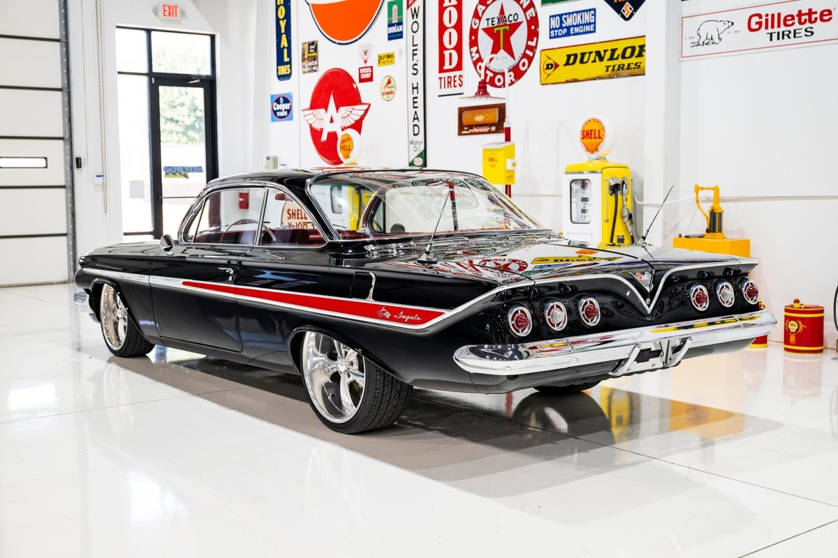 Chevrolet-Impala-Bubble-Top-1961-Coupe-9