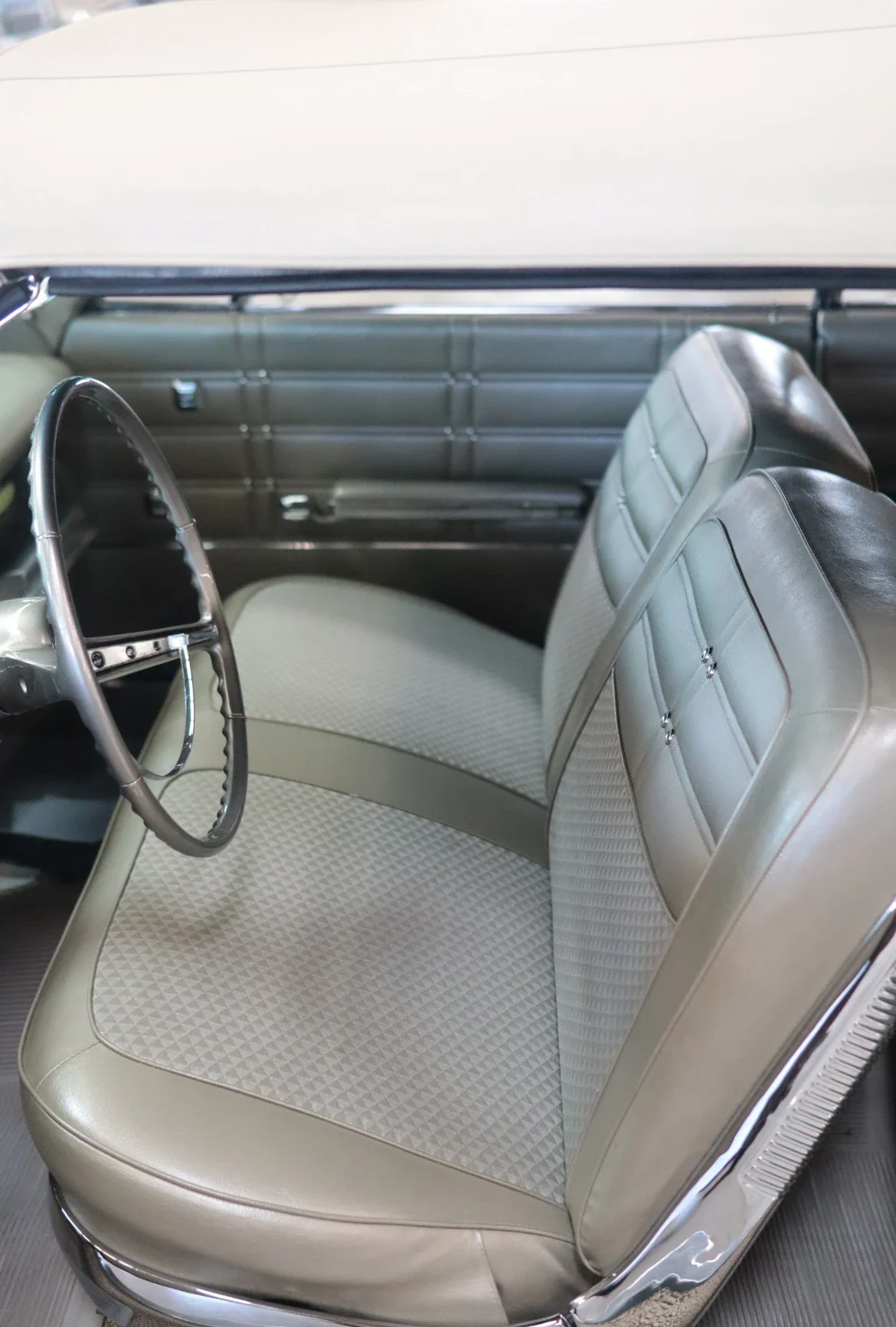 Chevrolet-Impala-convertible-1963-17