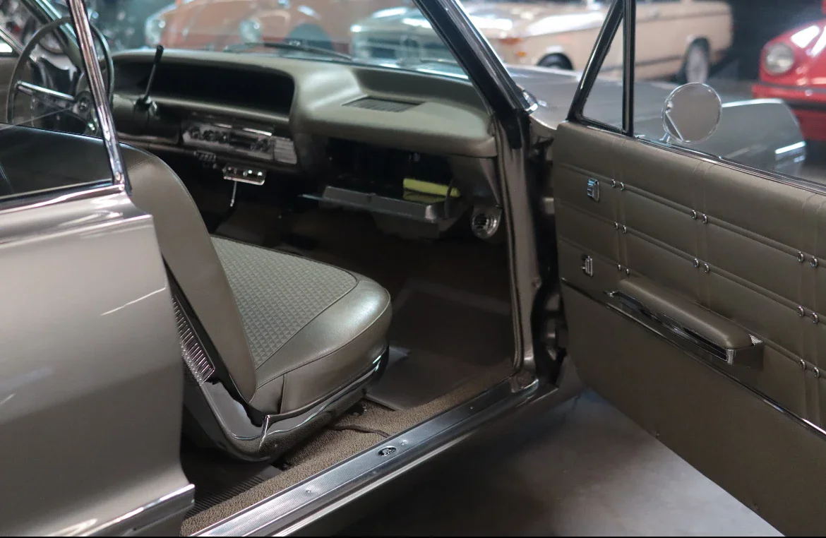 Chevrolet-Impala-convertible-1963-4