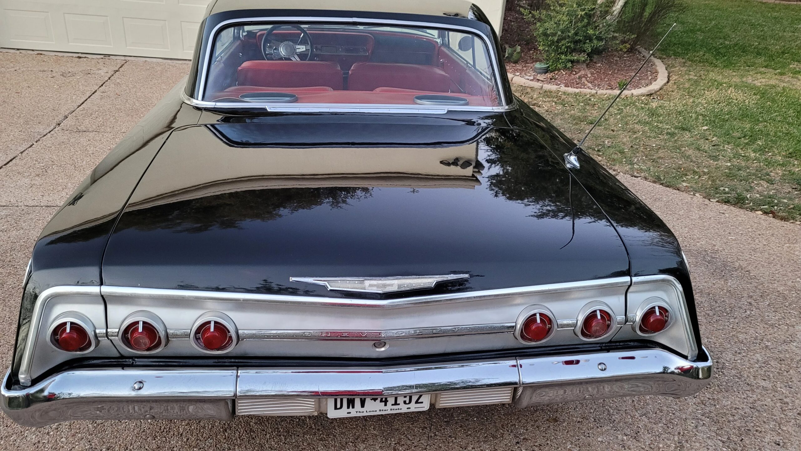 Chevrolet-Impala-coupe-1962-Black-Red-3