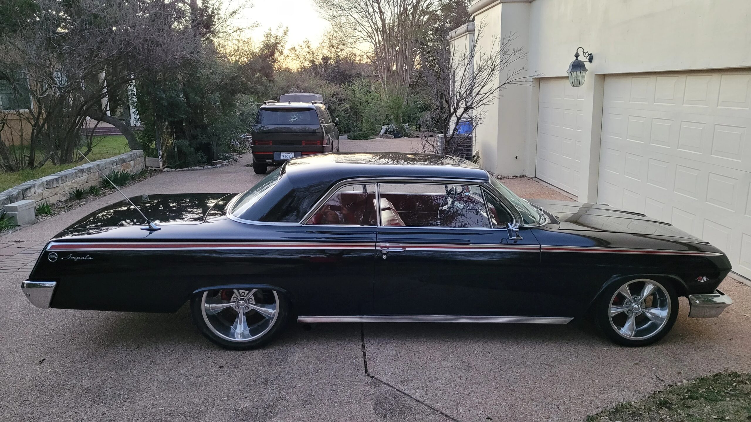 Chevrolet-Impala-coupe-1962-Black-Red