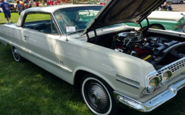 Chevrolet-Impala-coupe-1963-White-Blue