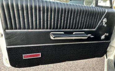 Chevrolet-Impala-sedan-1965-White-Black-21