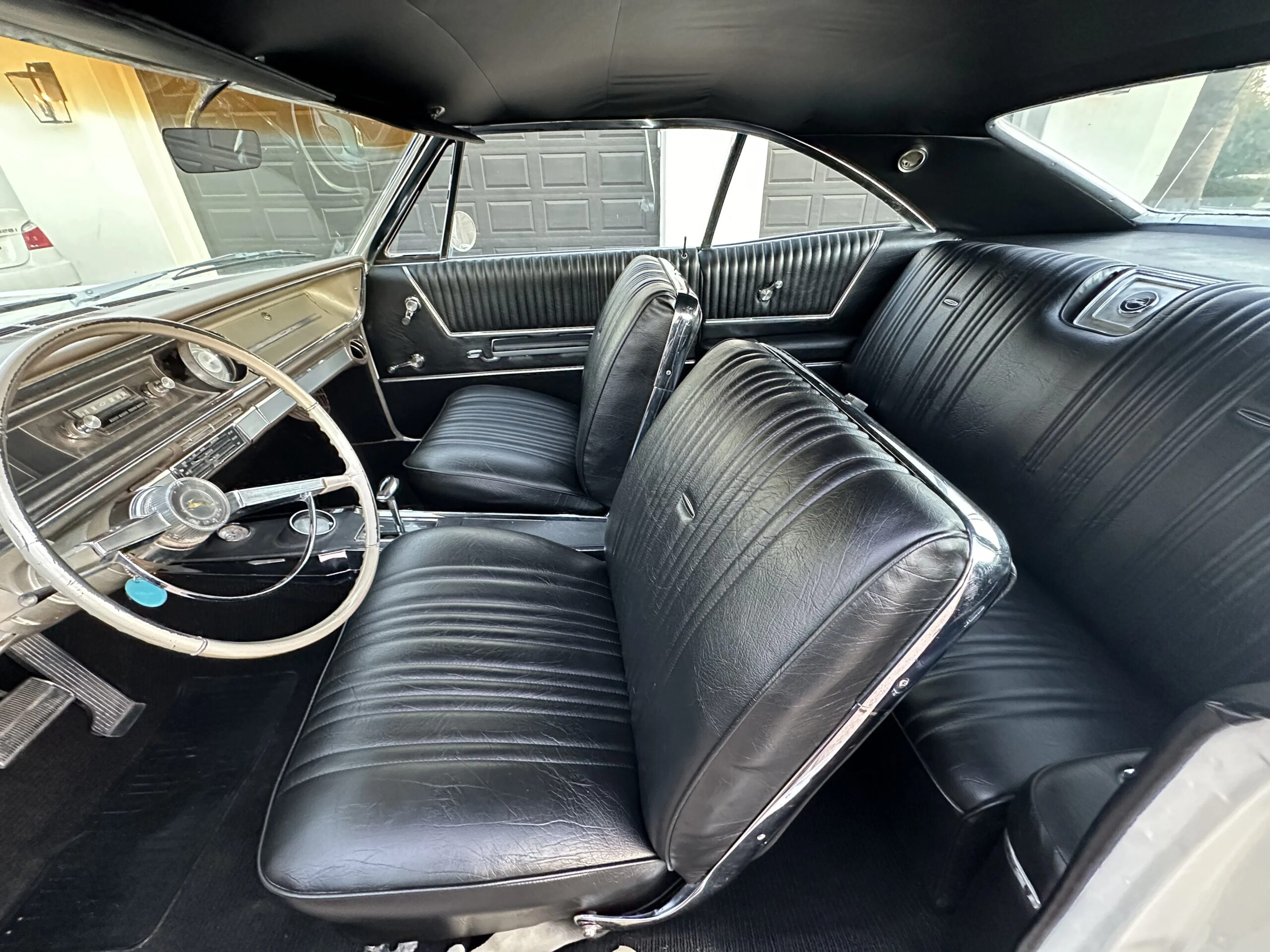 Chevrolet-Impala-sedan-1965-White-Black-5