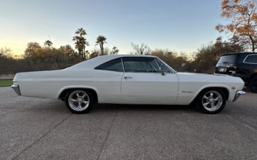 Chevrolet-Impala-sedan-1965-White-Black-7