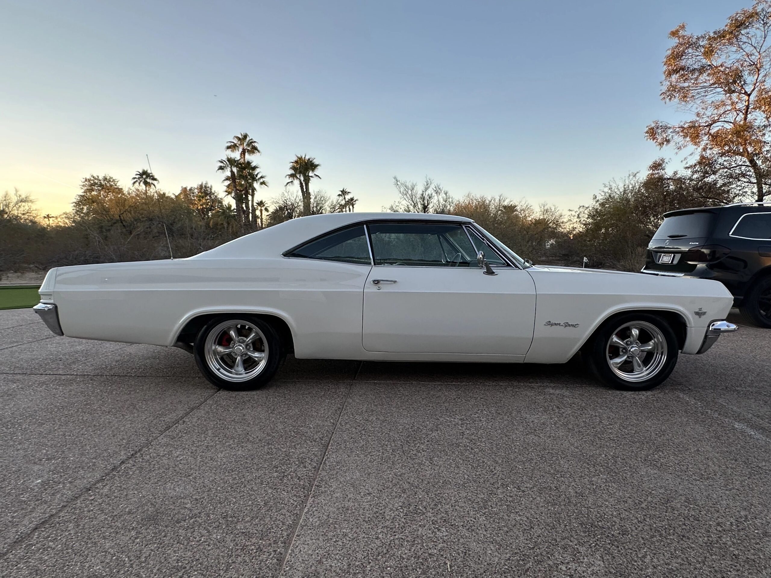 Chevrolet-Impala-sedan-1965-White-Black-7