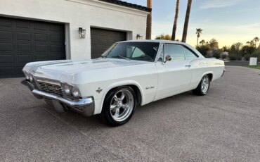 Chevrolet-Impala-sedan-1965-White-Black-8