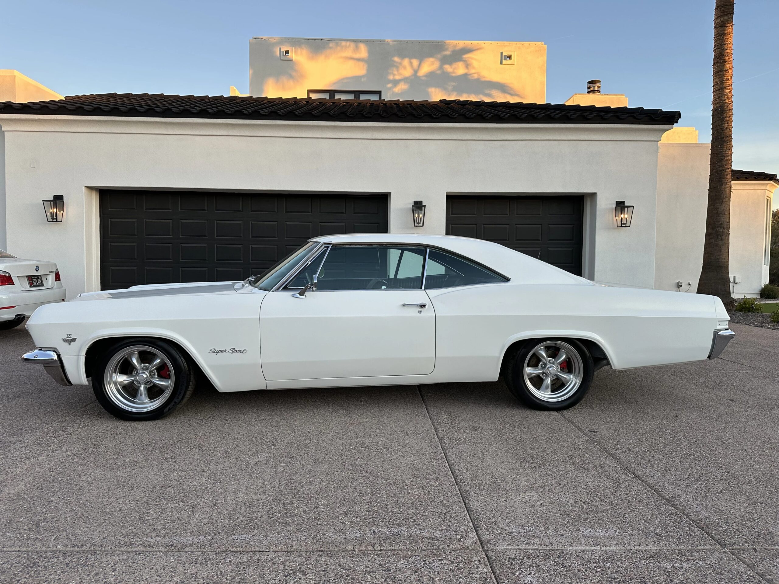 Chevrolet-Impala-sedan-1965-White-Black-9