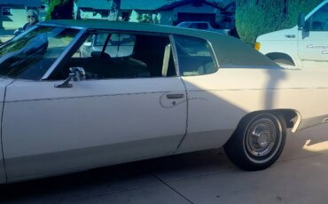 Chevrolet-Impala-sedan-1972-White-Green-10