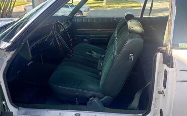 Chevrolet-Impala-sedan-1972-White-Green-11