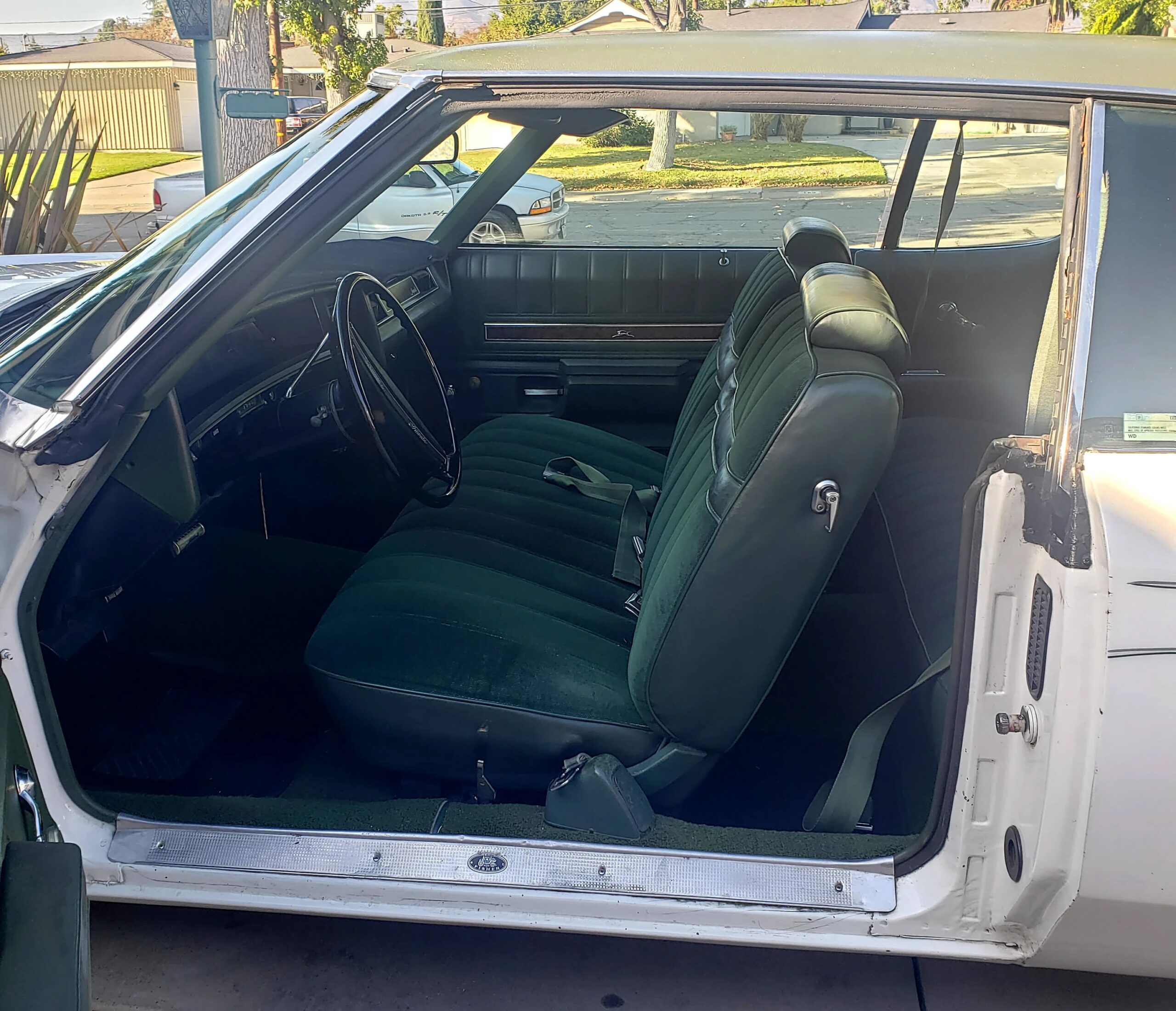 Chevrolet-Impala-sedan-1972-White-Green-11