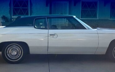 Chevrolet-Impala-sedan-1972-White-Green