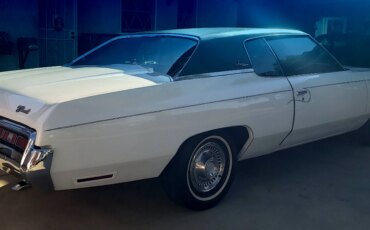 Chevrolet-Impala-sedan-1972-White-Green-4