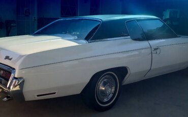 Chevrolet-Impala-sedan-1972-White-Green-5