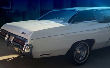 Chevrolet-Impala-sedan-1972-White-Green-6