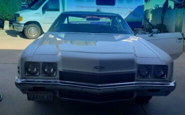 Chevrolet-Impala-sedan-1972-White-Green-8
