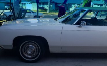 Chevrolet-Impala-sedan-1972-White-Green-9