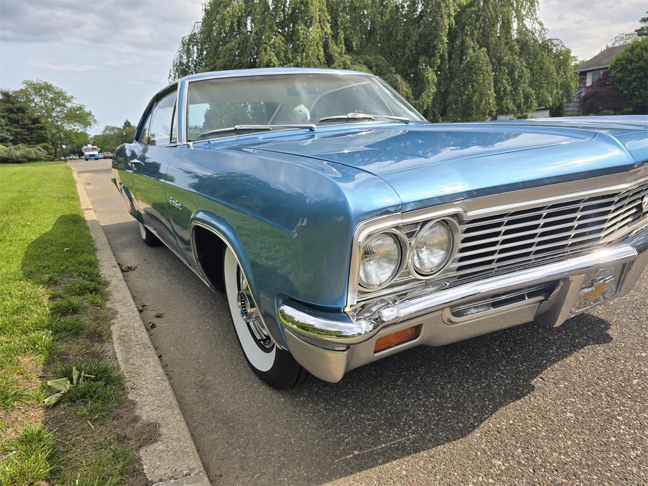 Chevrolet-Impala-ss-1966-MARINA-BLUE-WHITE-3