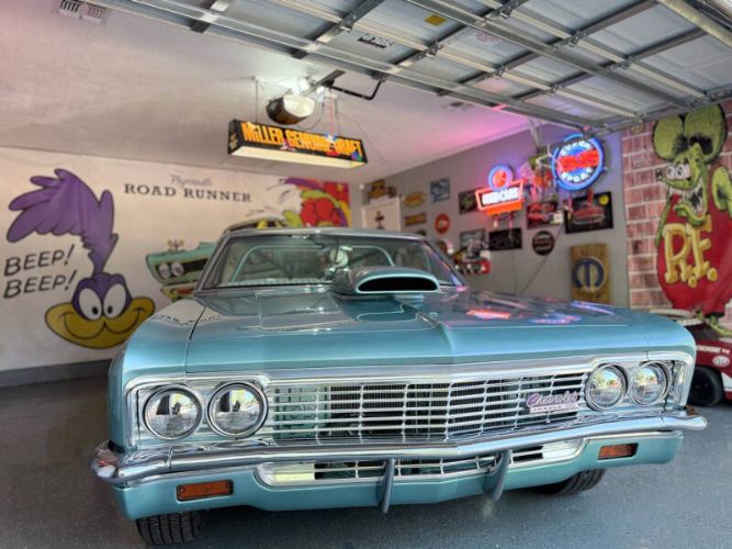Chevrolet-Impala-ss-1966-Turquoise-White-26